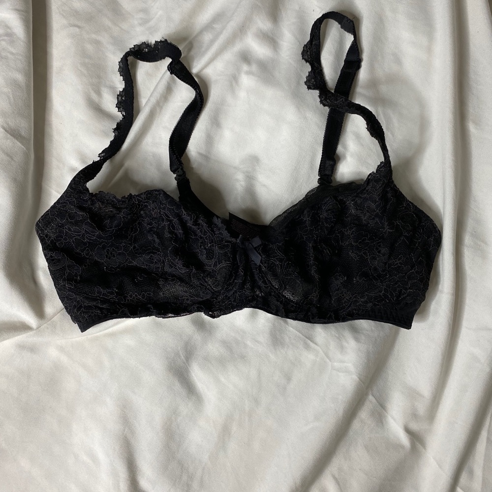 Black Lace Lined Bra (No underwire) NEVER WORN